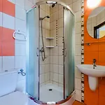 Проживание в семье Adek