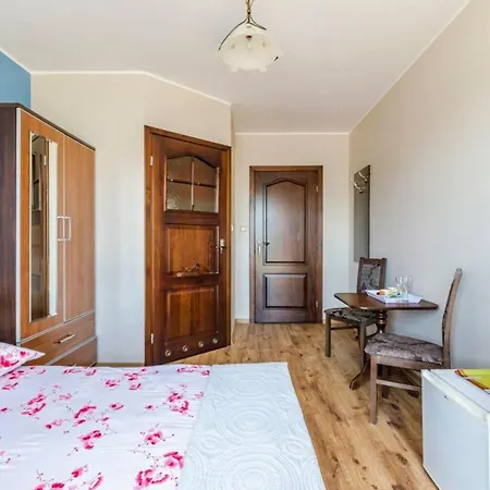 Adek Privatunterkunft